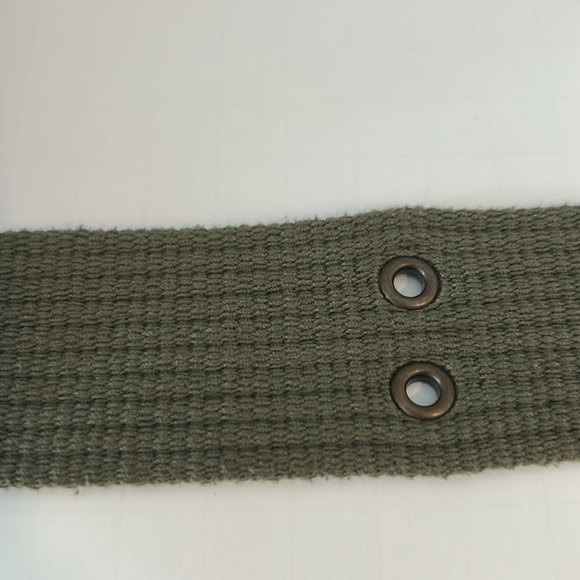 Men’s Canvas Army Green D Ring Belt
Size 36/47” - Picture 4 of 4
